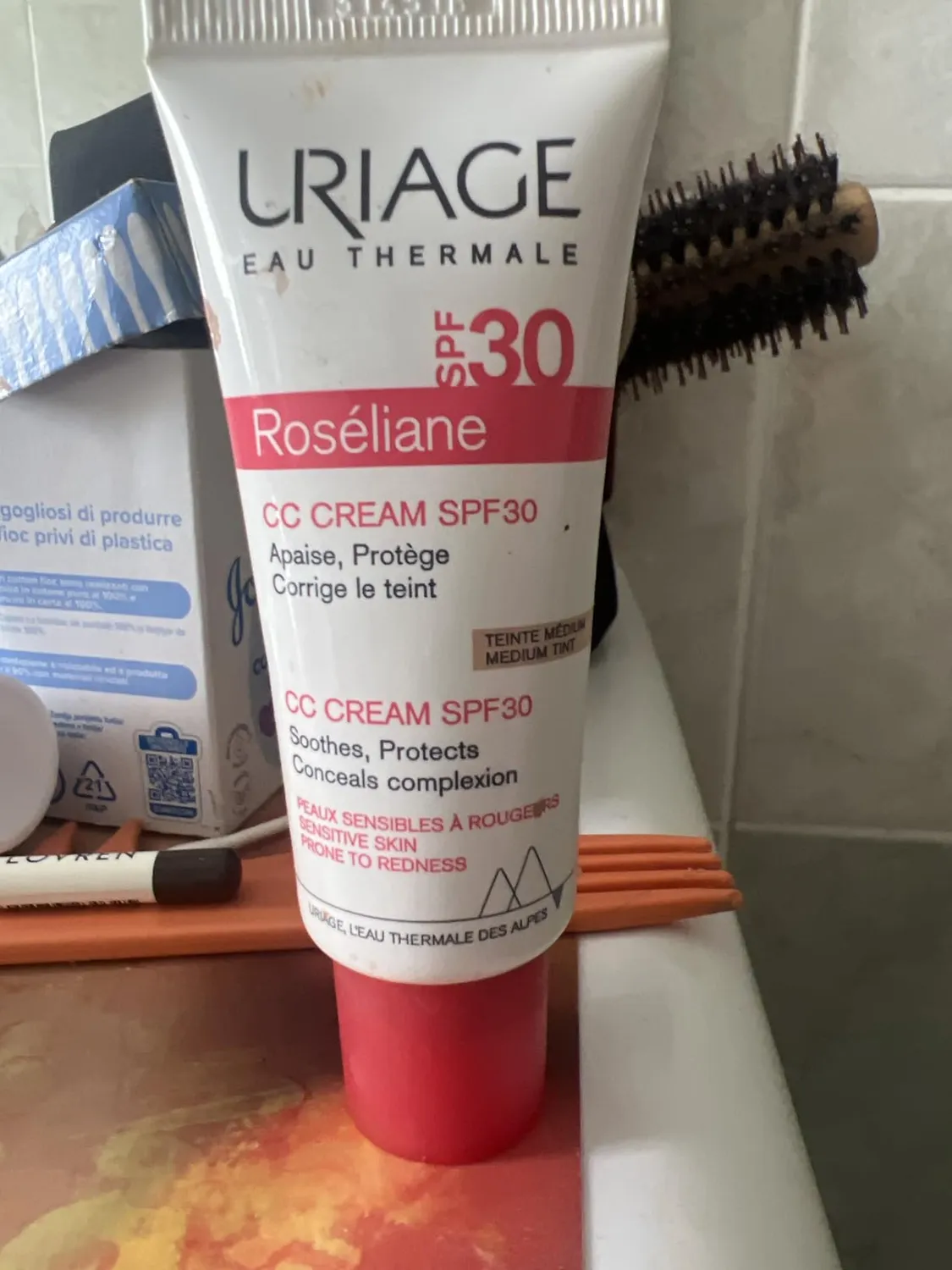 Uriage Roséliane CC Cream SPF30 Mandorla Antirossore