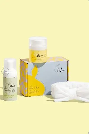 LavKids Kit Viso Schiuma Detergente e Crema con Fascia e Pochette