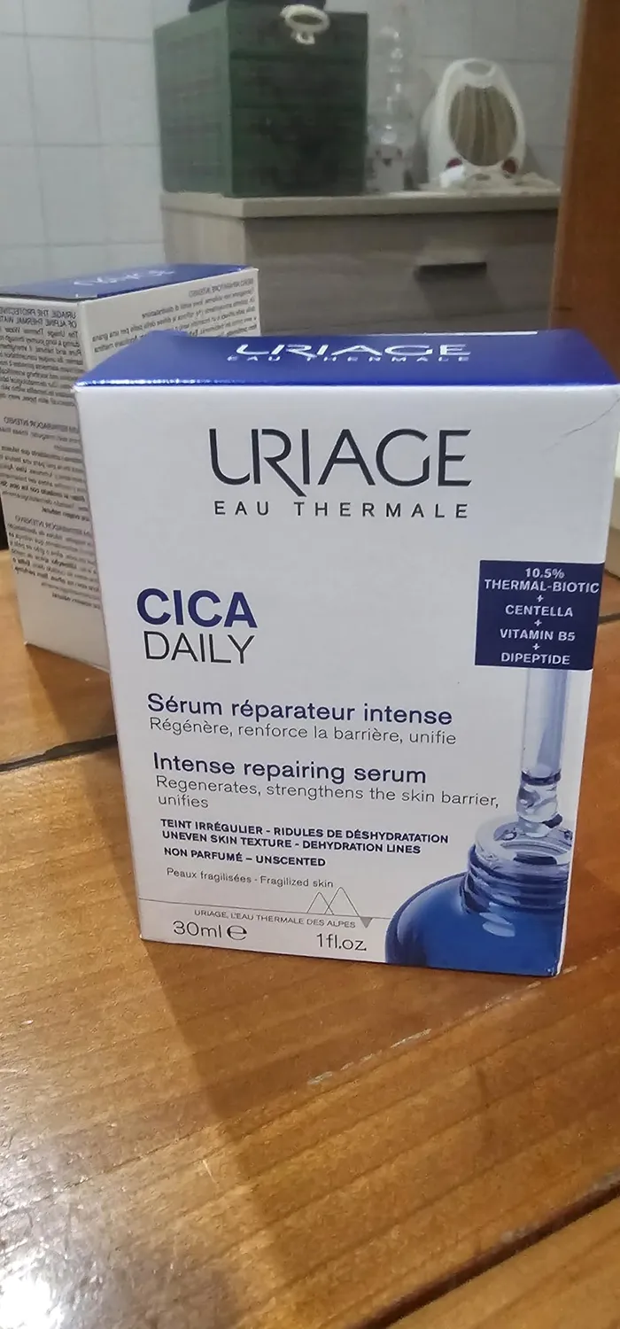 Uriage Bariederm Cica-Daily siero riparatore centella non profumato