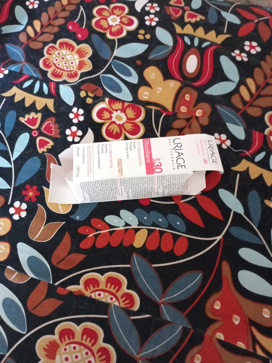 Uriage Roséliane CC Cream SPF30 Mandorla Antirossore